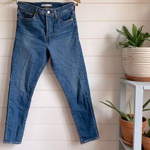 LEVIS Wedgie Skinny // size 28 // hi-waisted